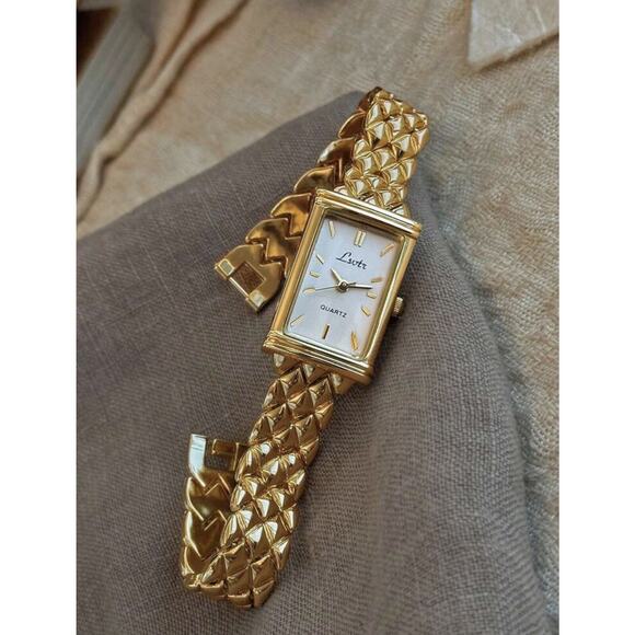 Women\'s Gold Vintage-Style Quartz Analog Wrist Watch – Elegant Bracelet Gift